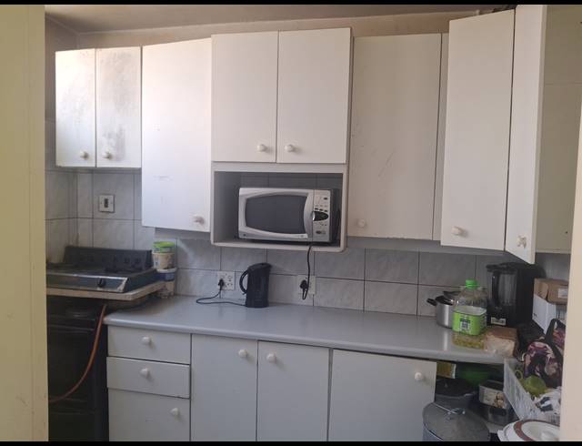 2 BEDROOM APARTMENT FOR SALE IN KEMPTON PARK CENTRAL